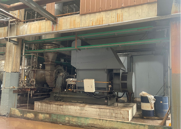 圖1-2 壓縮機2現(xiàn)場圖